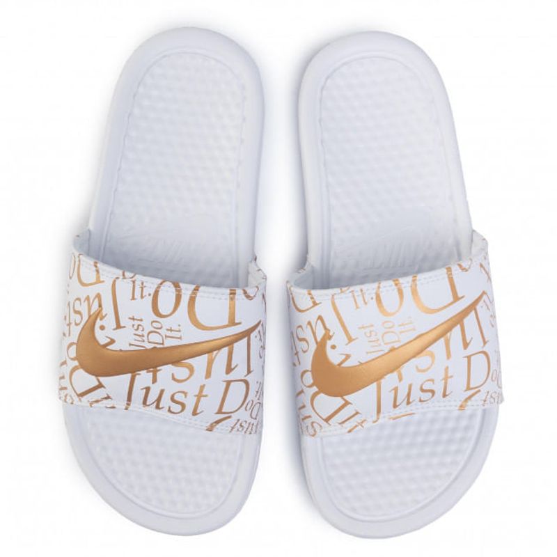 NIKE-618919-116-BRDR.jpg