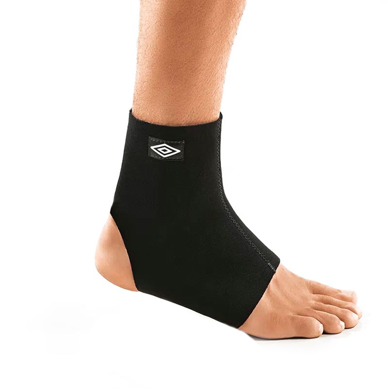 UMBRO_1013025_PRET_TORNOZELEIRA_NEOPERENE