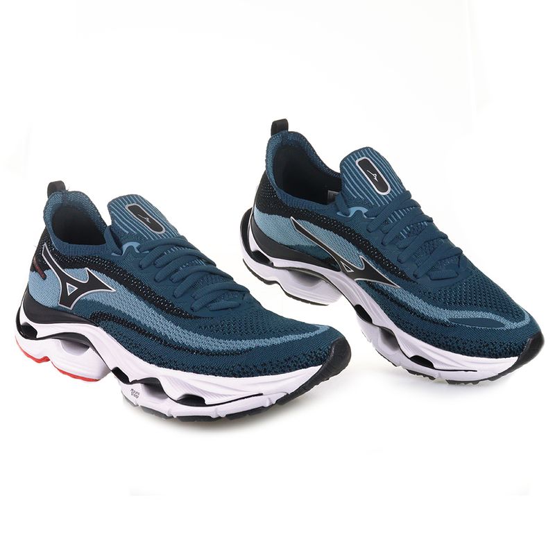 MIZUNO_101069069_PETR_4