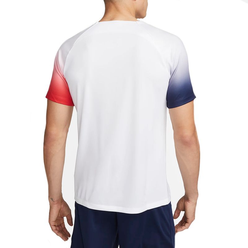 NIKE_FD0630-101_BRAN_2
