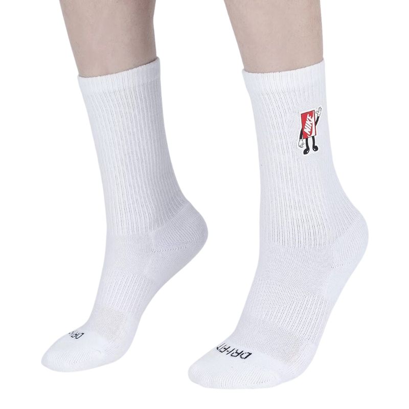 NIKE_FB3273-901_BRAZ