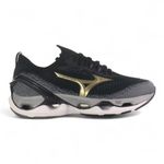 MIZUNO - 101060060 - Preto e Dourado -3--Photoroom